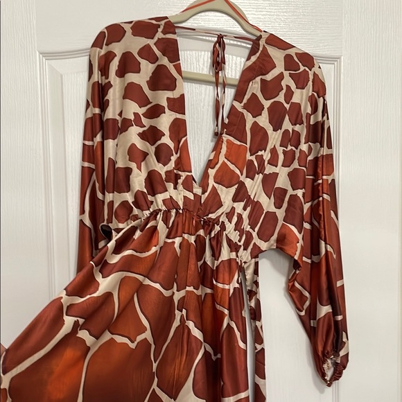 NWT Fashion Nova Brown and Cream Patterned Dress - Picture 7 of 9